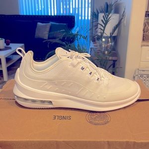 Women's Nike Air Max Axis